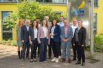 (c)Caisley: v.l.Britta Nehls (Caisley), Reinhard Nehls (Caisley), Dr. Nora Hammer, Yannick Deckers (Caisley), Cornelia Nehls (Caisley), Dr. Herbert Weinandy (BMEL), Dr. Ophelia Nick (BMEL), David Engels (Caisley), Dr. Ferdinand Schmitt (Caisley), Heinrich Rülfing (Biohof Rülfing), Regine Berges (BMEL) (c)Caisley: v.l.Britta Nehls (Caisley), Reinhard Nehls (Caisley), Dr. Nora Hammer, Yannick Deckers (Caisley), Cornelia Nehls (Caisley), Dr. Herbert Weinandy (BMEL), Dr. Ophelia Nick (BMEL), David Engels (Caisley), Dr. Ferdinand Schmitt (Caisley), Heinrich Rülfing (Biohof Rülfing), Regine Berges (BMEL)